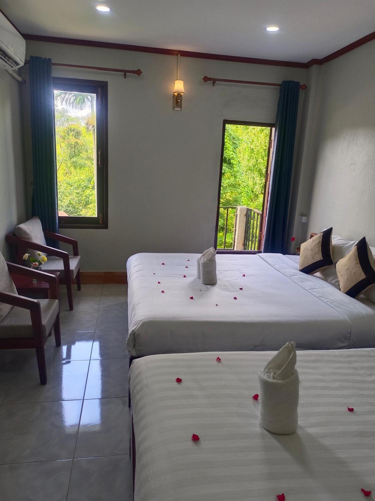 Dok Champa Resort Vang Vieng Eksteriør bilde